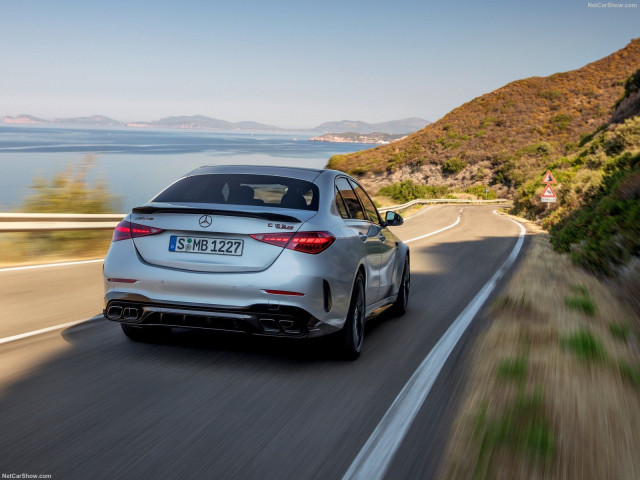 Mercedes-Benz C63 AMG фото