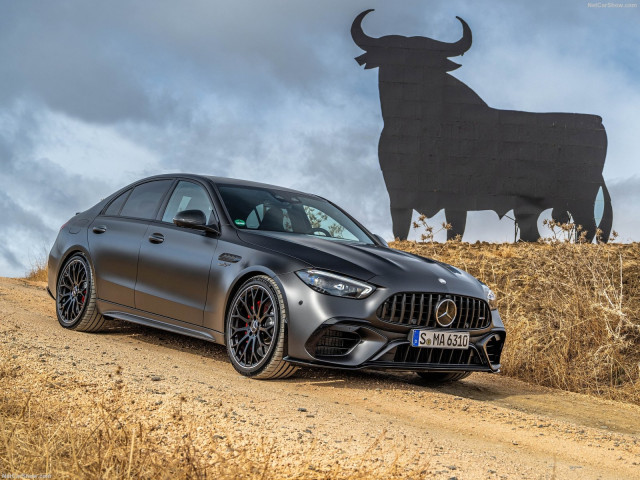 Mercedes-Benz C63 AMG фото