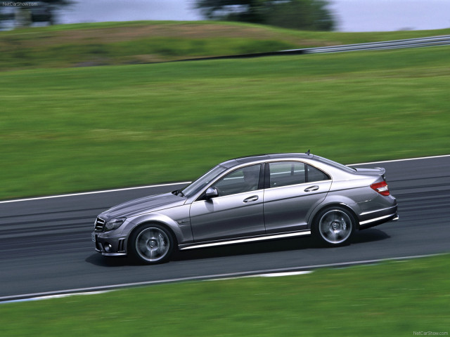 Mercedes-Benz C63 AMG фото