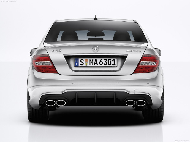 Mercedes-Benz C63 AMG фото