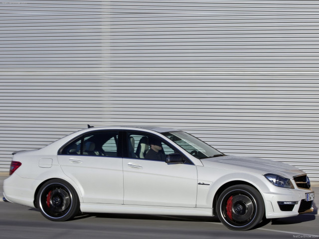 Mercedes-Benz C63 AMG фото