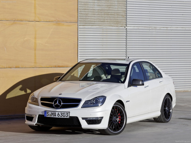 Mercedes-Benz C63 AMG фото