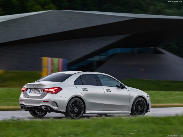 Mercedes-Benz A-Class Sedan фото