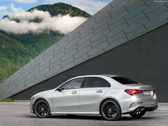 Mercedes-Benz A-Class Sedan фото