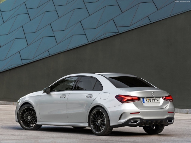 Mercedes-Benz A-Class Sedan фото