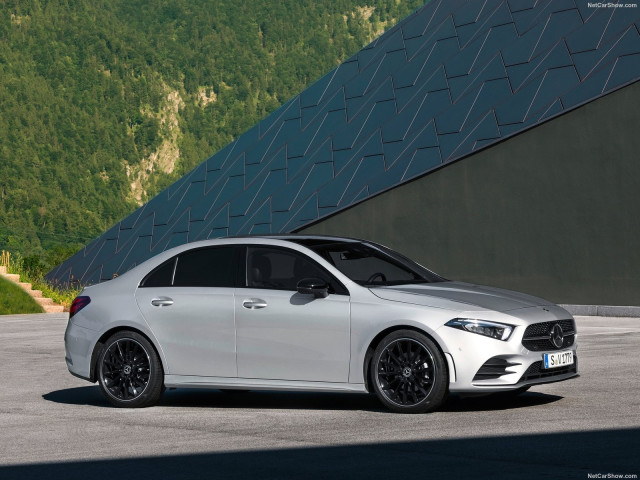 Mercedes-Benz A-Class Sedan фото