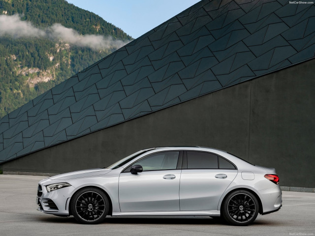 Mercedes-Benz A-Class Sedan фото