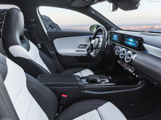 Mercedes-Benz A-Class фото