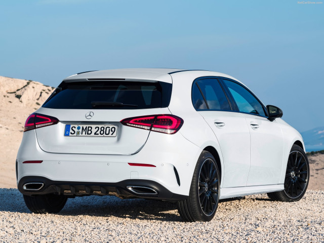 Mercedes-Benz A-Class фото