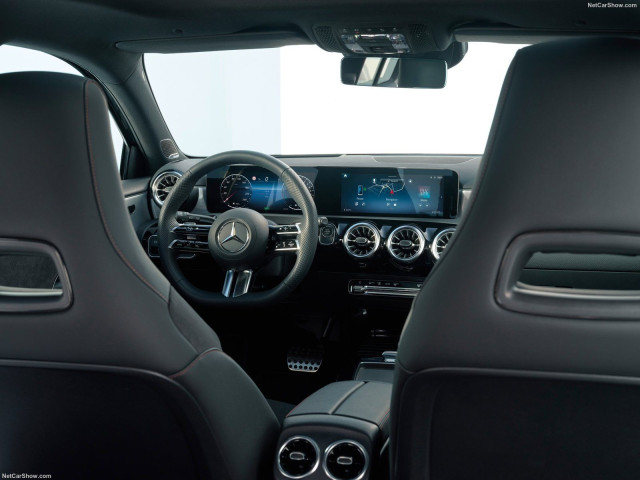 Mercedes-Benz A-Class фото
