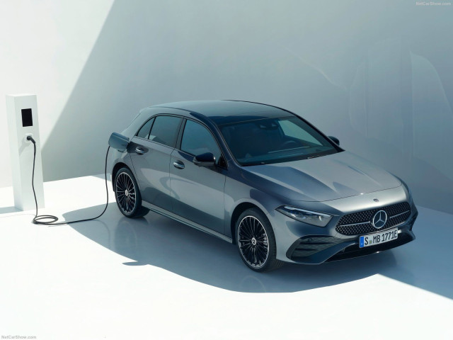 Mercedes-Benz A-Class фото