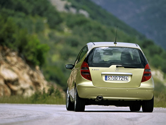 Mercedes-Benz A200 фото