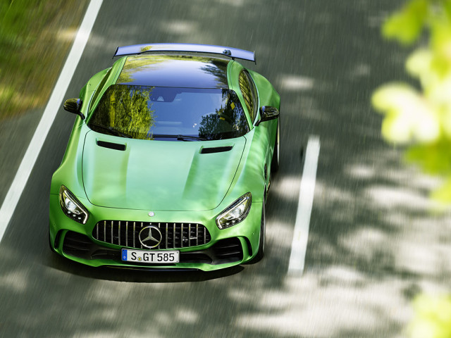 Mercedes-Benz AMG GT R фото