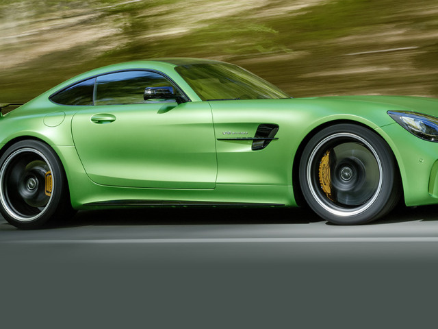 Mercedes-Benz AMG GT R фото