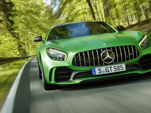 Mercedes-Benz AMG GT R фото