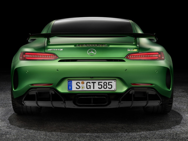 Mercedes-Benz AMG GT R фото