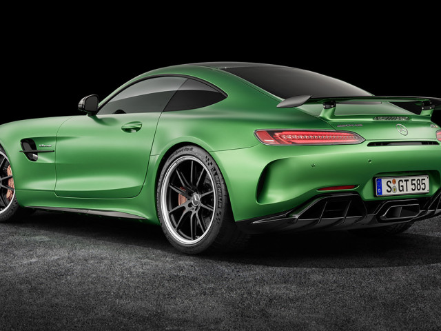 Mercedes-Benz AMG GT R фото