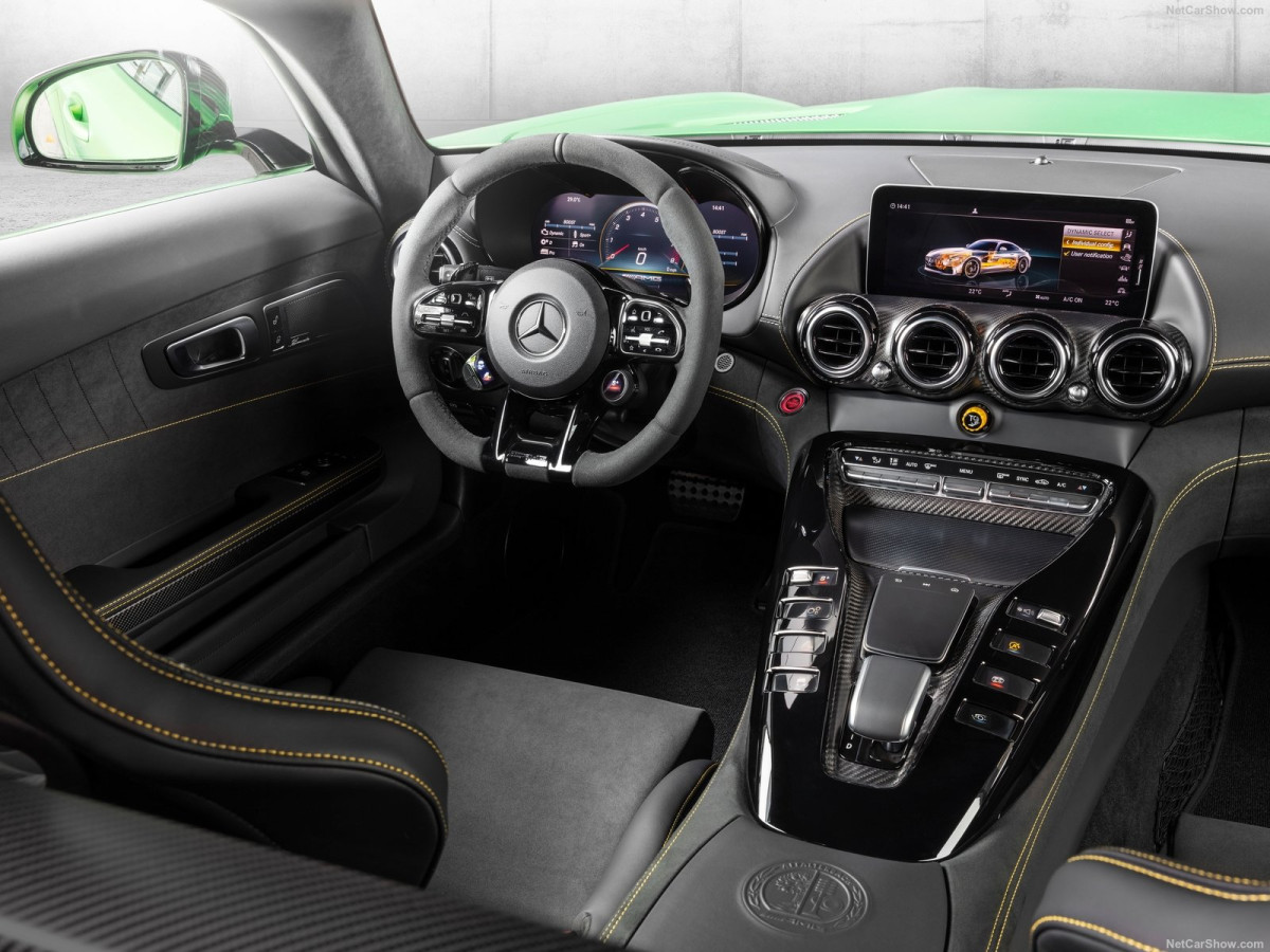 Mercedes-Benz AMG GT R фото 201348