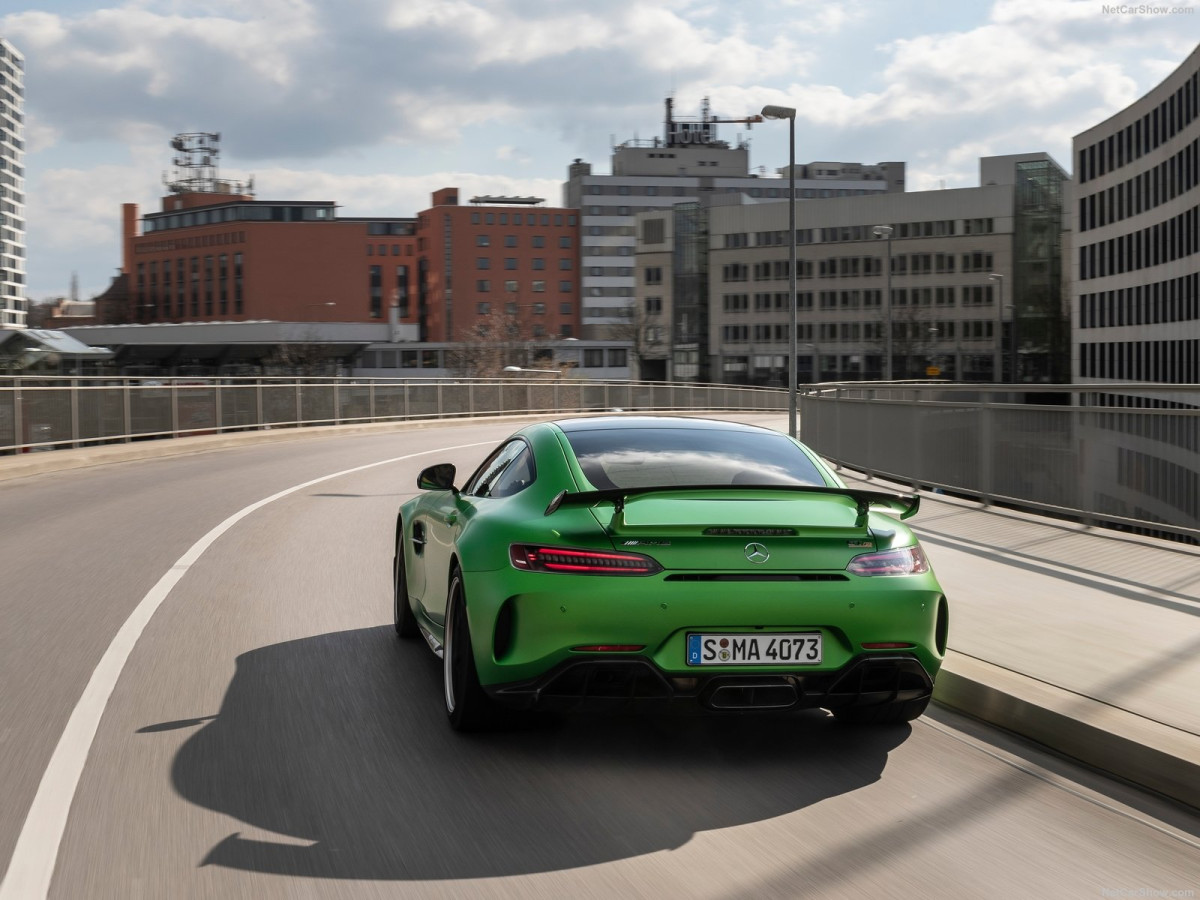 Mercedes-Benz AMG GT R фото 201349