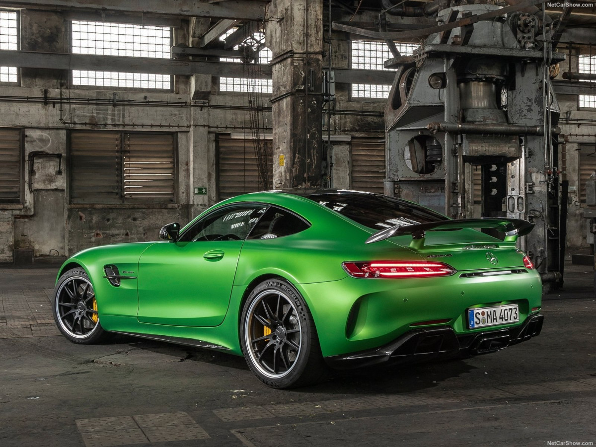 Mercedes-Benz AMG GT R фото 201350