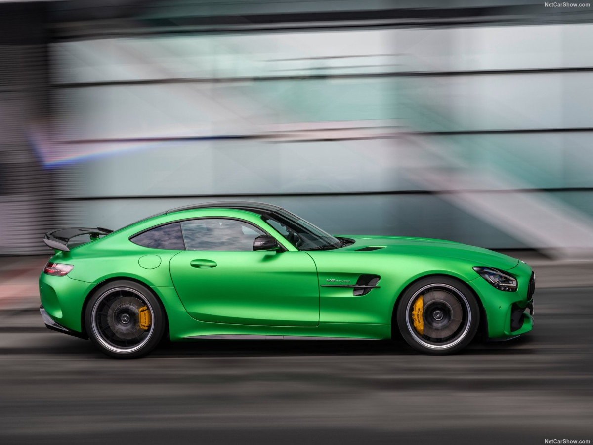 Mercedes-Benz AMG GT R фото 201355