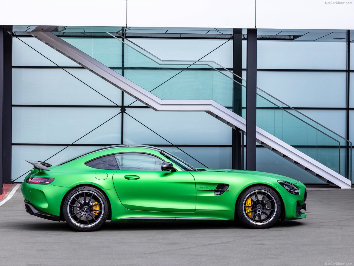 Mercedes-Benz AMG GT R фото 201356