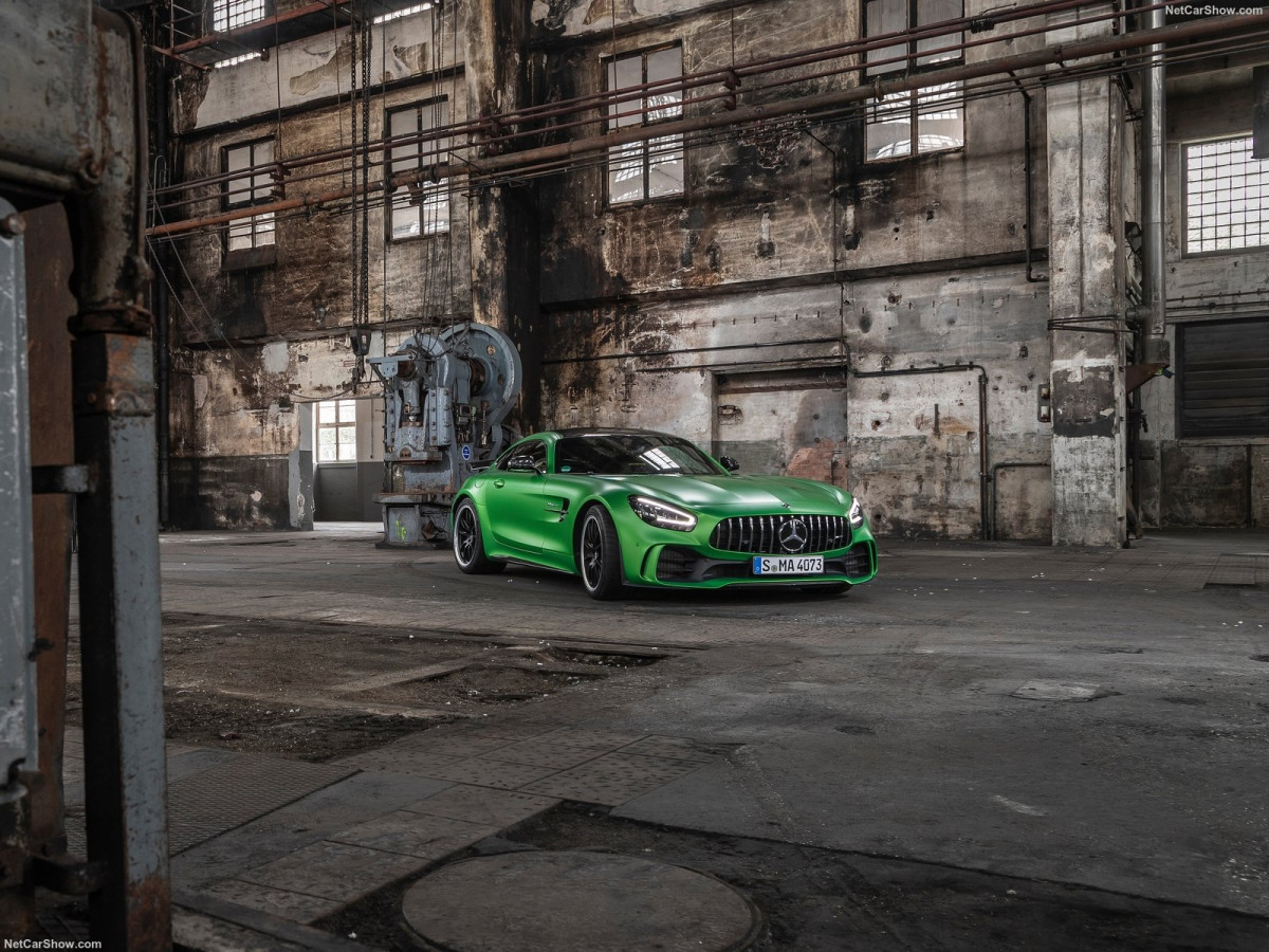 Mercedes-Benz AMG GT R фото 201360