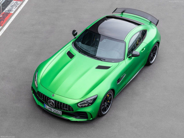 Mercedes-Benz AMG GT R фото