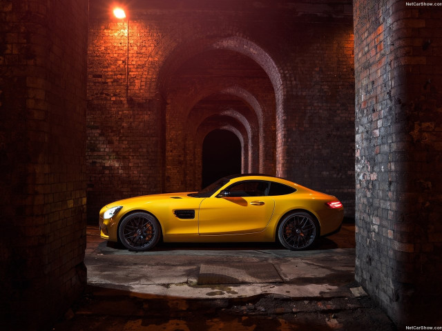 Mercedes-Benz AMG GT S фото