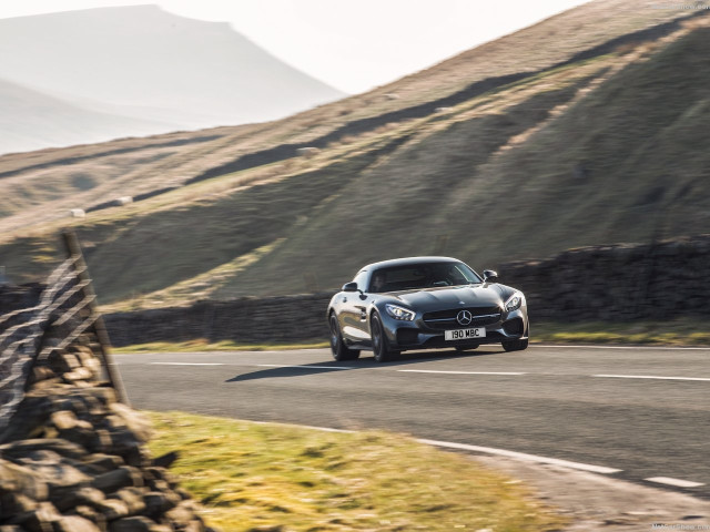 Mercedes-Benz AMG GT S фото