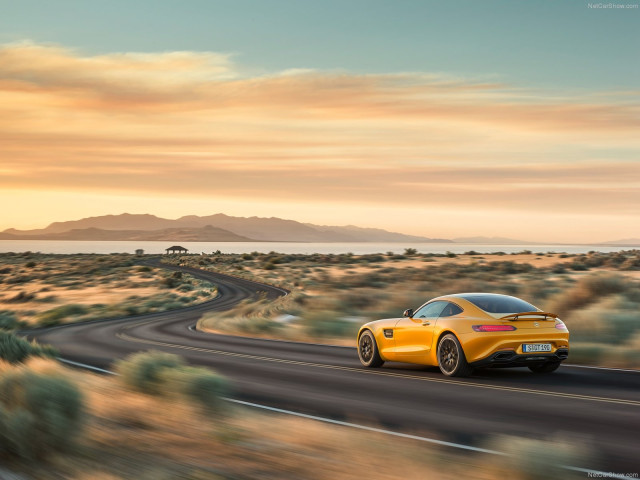 Mercedes-Benz AMG GT фото