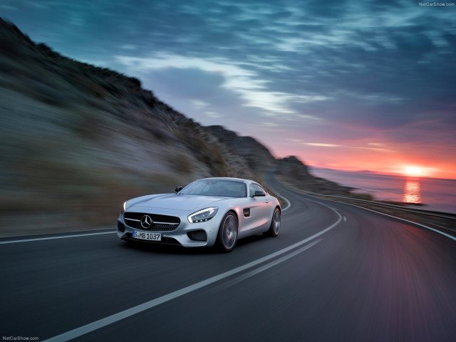 Mercedes-Benz AMG GT фото