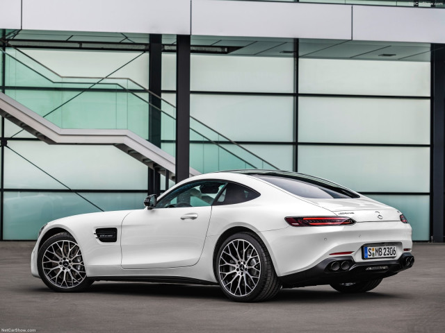 Mercedes-Benz AMG GT фото