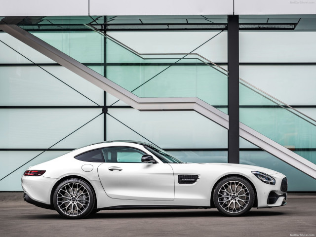 Mercedes-Benz AMG GT фото