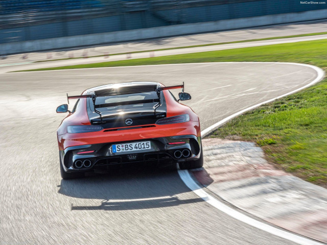 Mercedes-Benz AMG GT фото