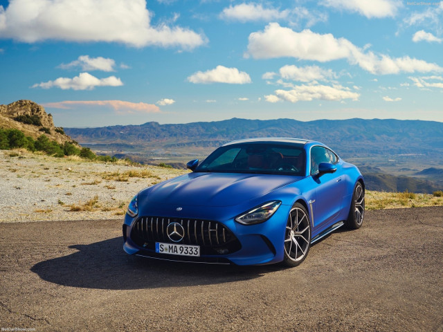 Mercedes-Benz AMG GT фото