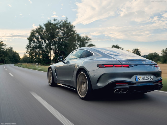 Mercedes-Benz AMG GT фото