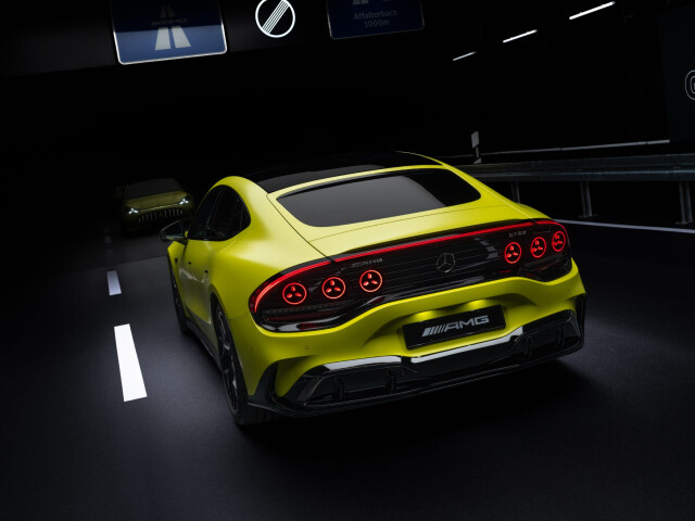 Mercedes-Benz AMG GT фото