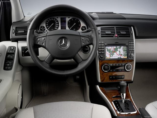 Mercedes-Benz B-Class фото