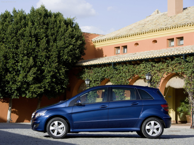 Mercedes-Benz B-Class фото