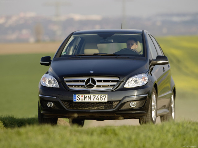 Mercedes-Benz B-Class фото