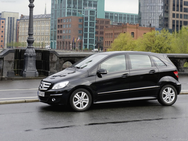 Mercedes-Benz B-Class фото