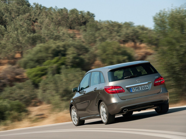 Mercedes-Benz B-Class фото