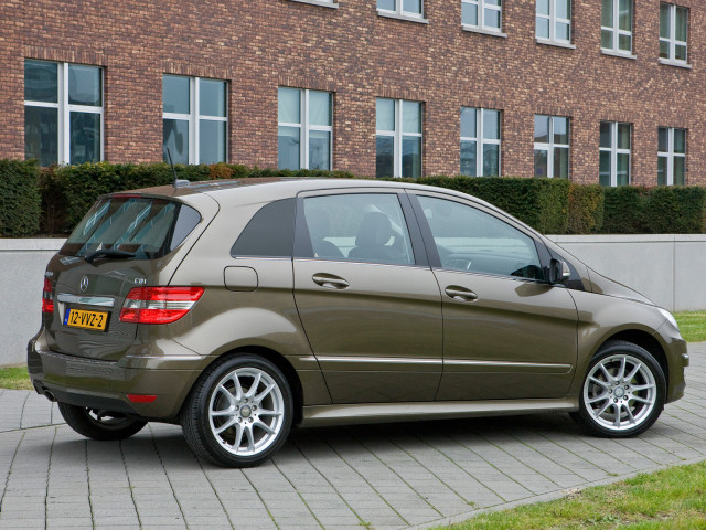 Mercedes-Benz B-Class фото