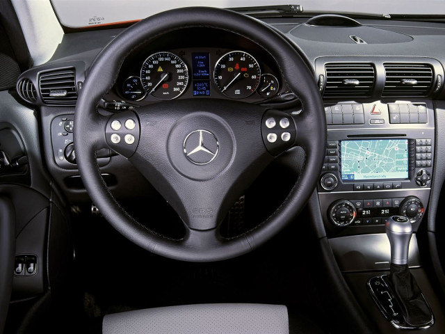 Mercedes-Benz C-Class Coupe фото