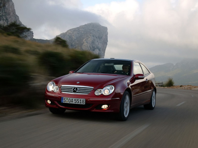 Mercedes-Benz C-Class Coupe фото