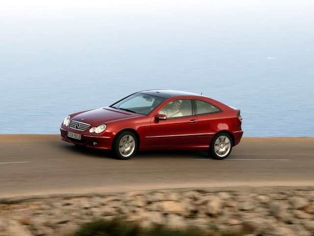 Mercedes-Benz C-Class Coupe фото