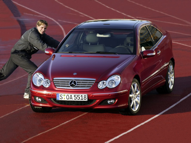 Mercedes-Benz C-Class Coupe фото