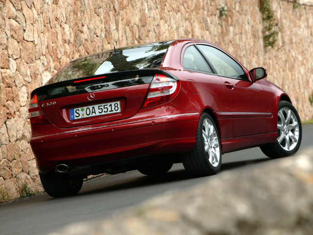 Mercedes-Benz C-Class Coupe фото