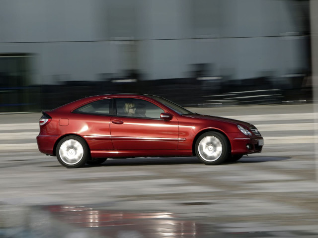 Mercedes-Benz C-Class Coupe фото